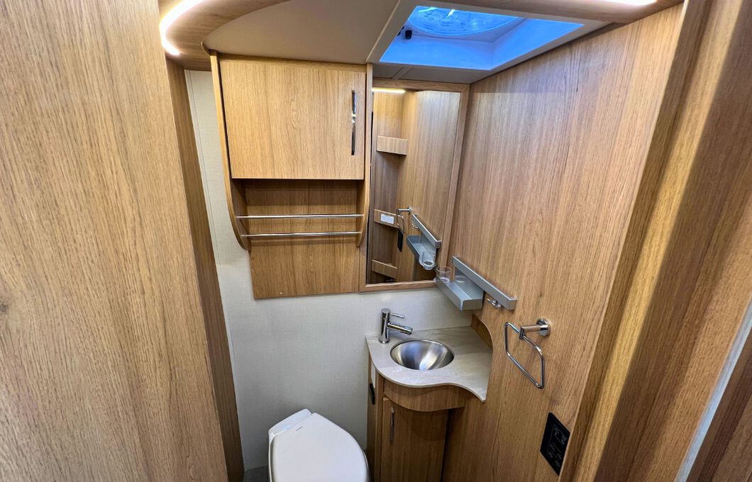 Class B+ Premium (Motorhome), , hi-res image number 11